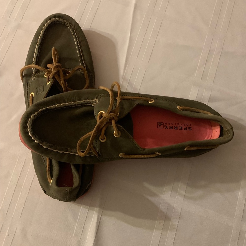 SPERRY TOPSIDER Olive Green
Suede Boat Deck Shoes